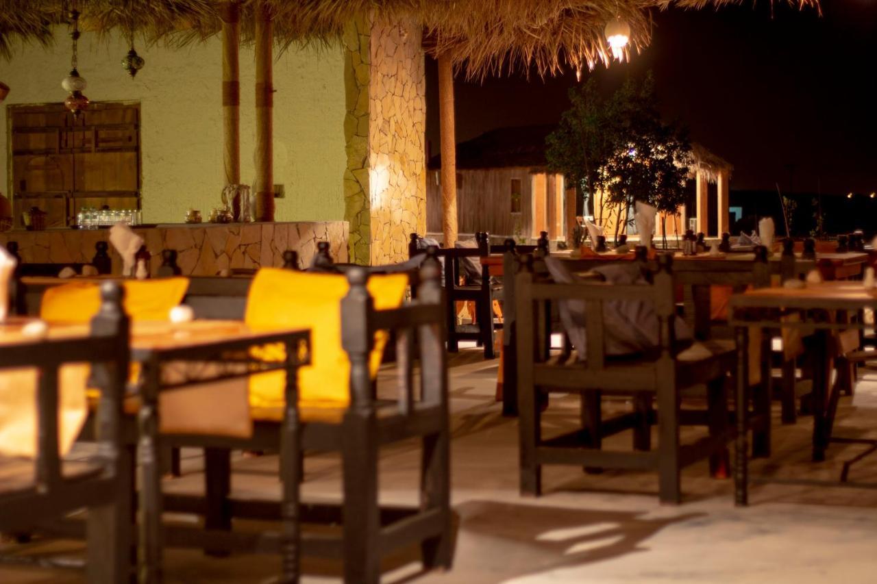 סור Sama Ras Al Jinz Resort מראה חיצוני תמונה